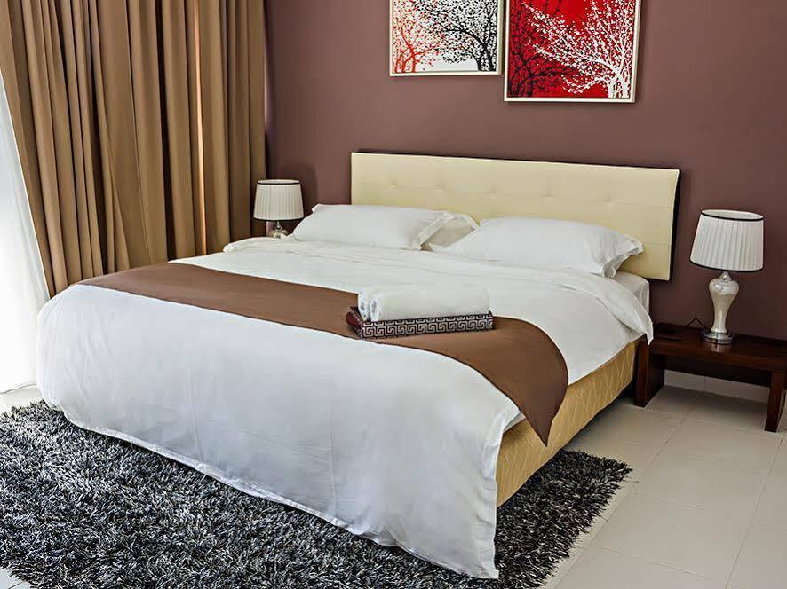 R Residence Jelutong Exterior photo
